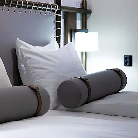 Hotel By Destination